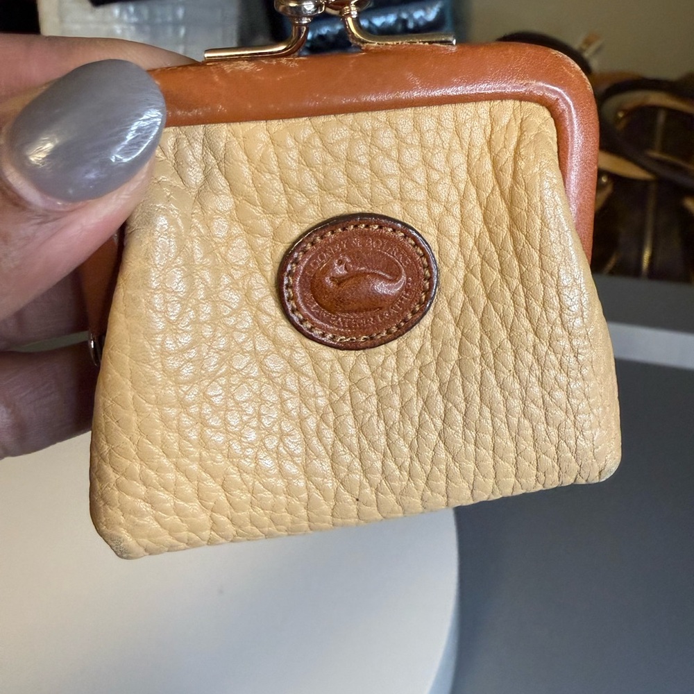 Dooney & Bourke Vintage Kiss Lock Coin Purse Leather - Picture 3 of 11